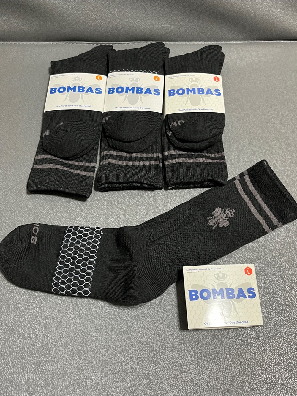 Bombas 4 pack Black Crew Socks with Gray Stripes - Picture 2 of 4